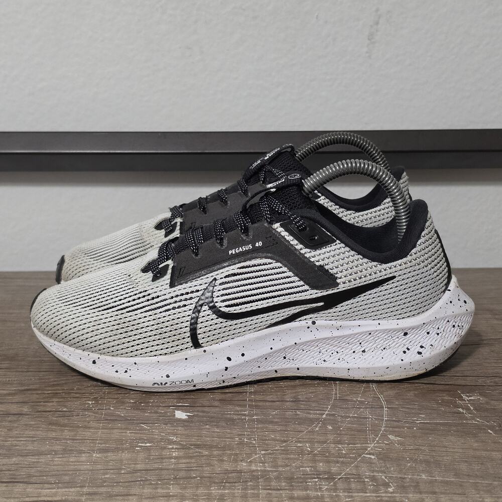 Nike Air Zoom Pegasus 40 (DV3854-004) Women's Running Shoes Size 7.5 White